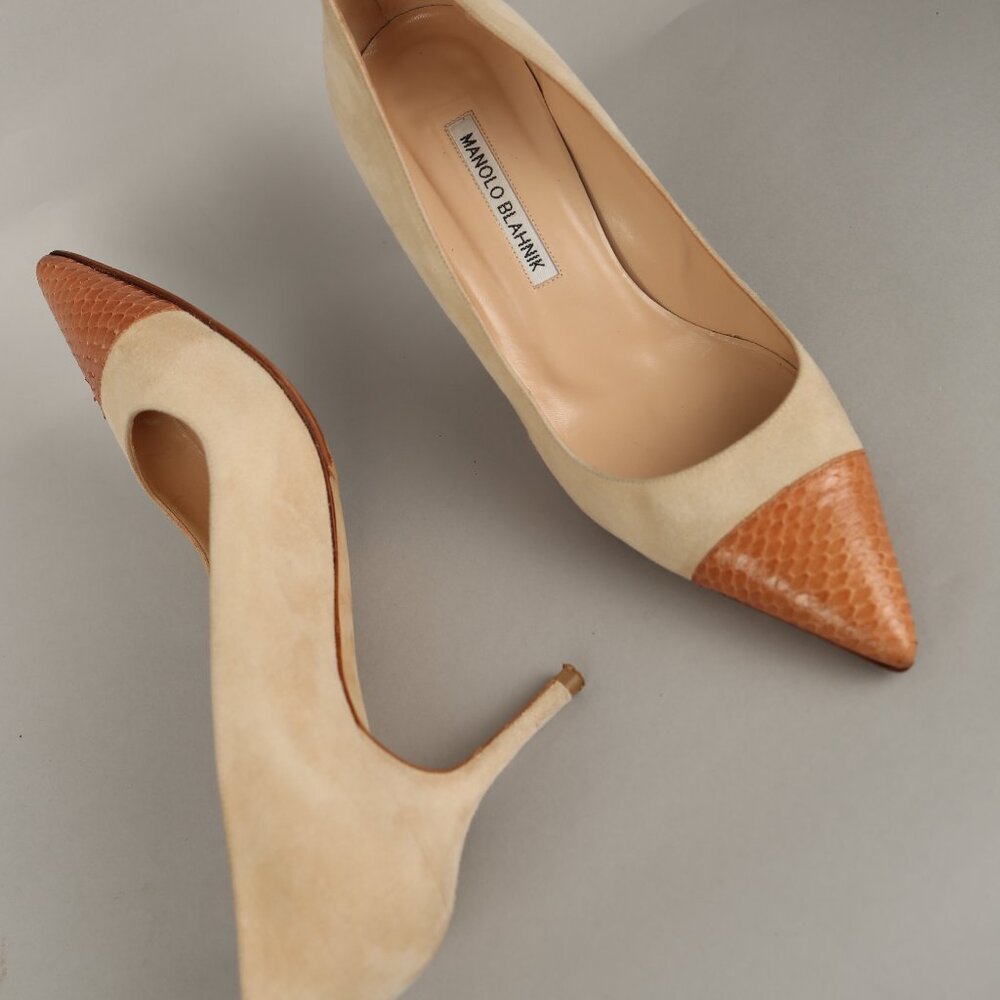 Rare MANOLO BLAHNIK Suede Heels - Picture 9 of 10